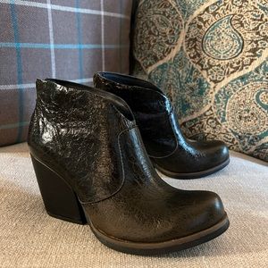 NEW Korks Block heel Bootie Brown